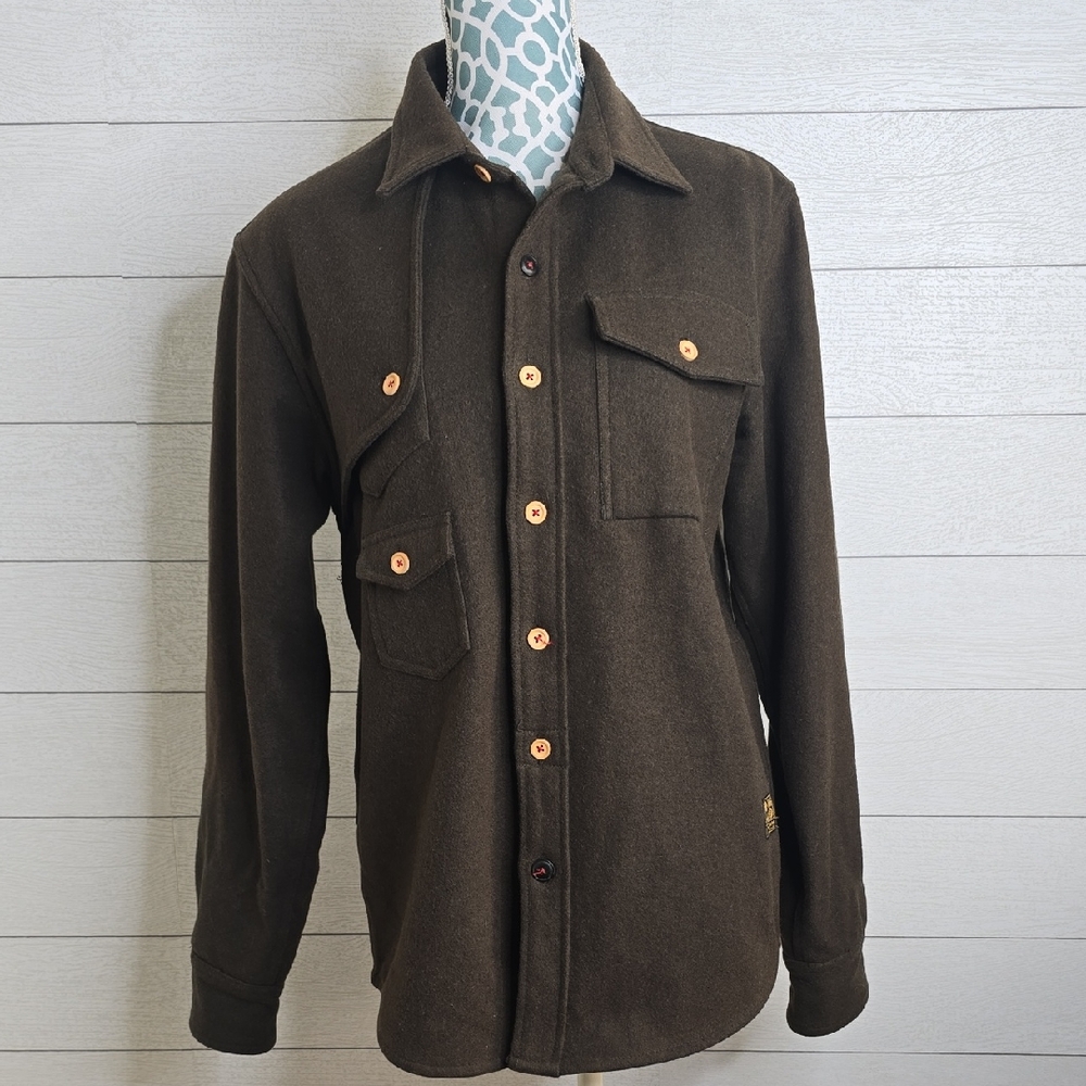Under Two Flags Men's Classic Green Shirt Jacket with Button Details